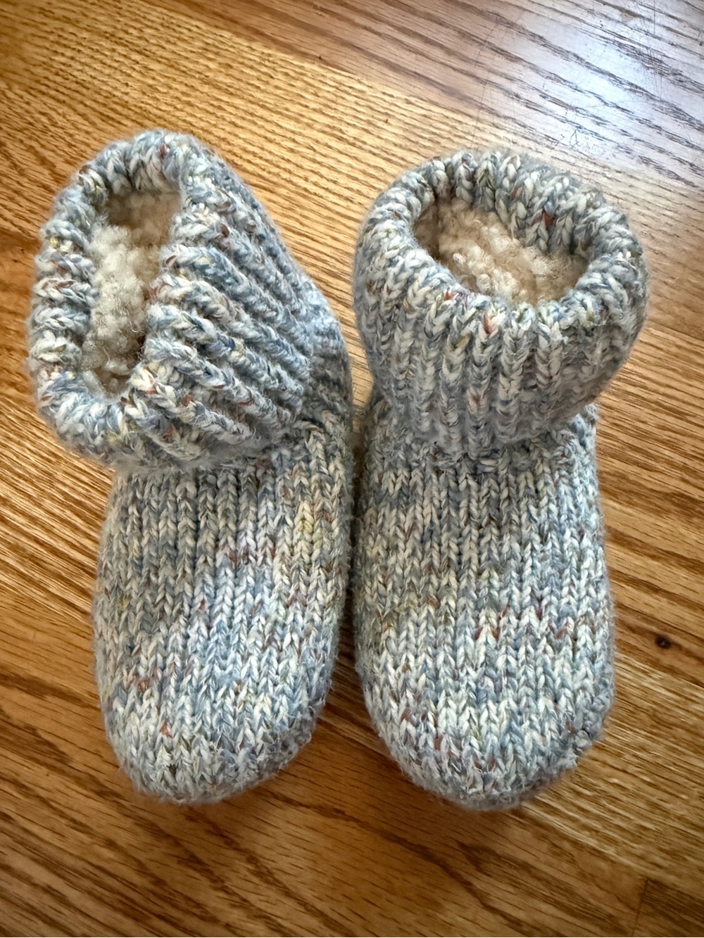 Bombas Sherpa-lined toddler gripper slipper bootie size toddler 5-7